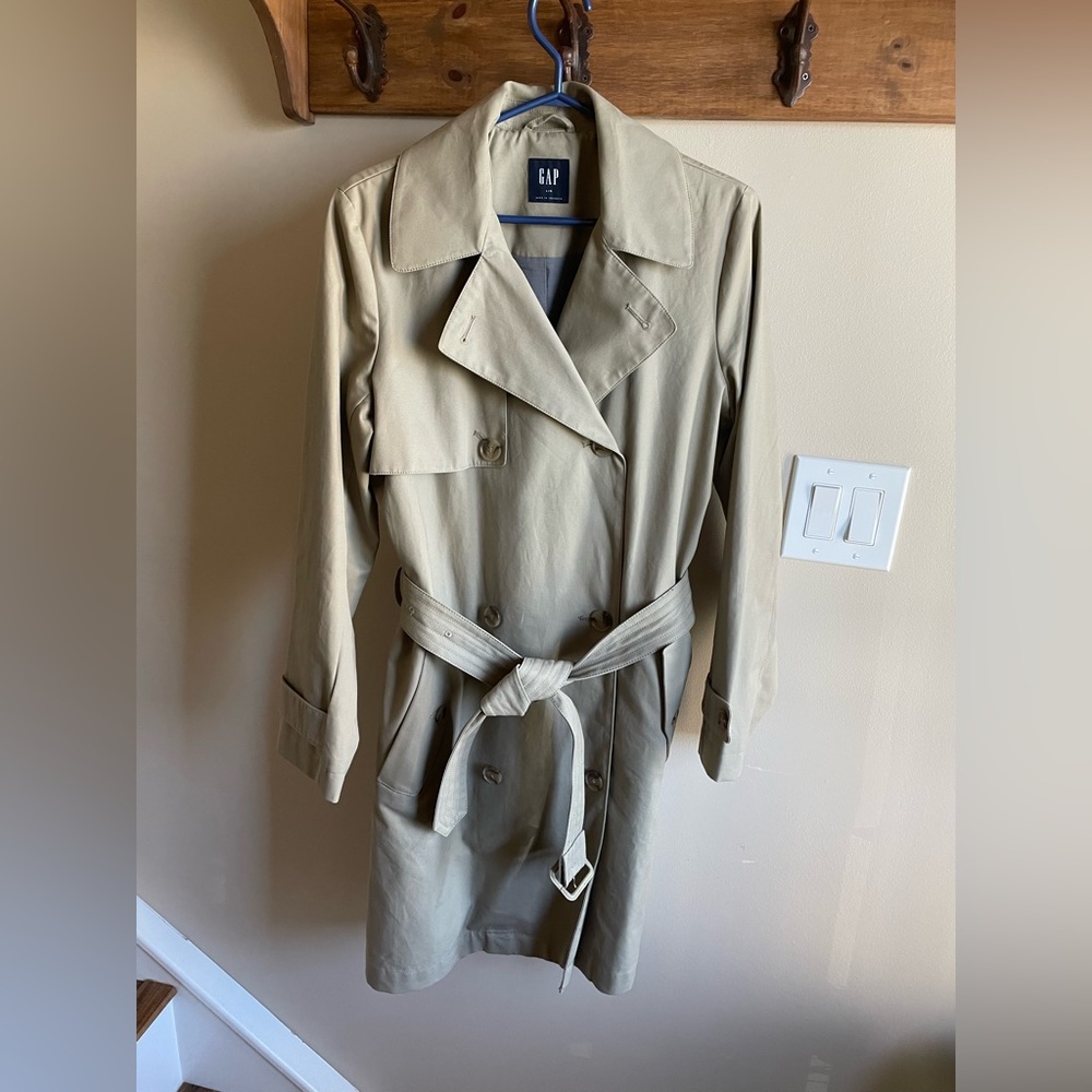Gap classic beige trench coat